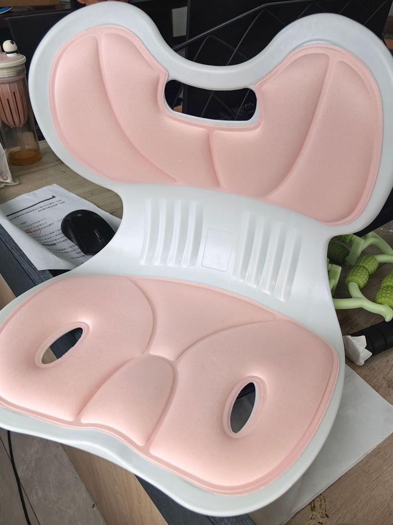 Ergonomic Lumbar Support Cushion for Posture Correction and Comfort In Long-Term Sitting