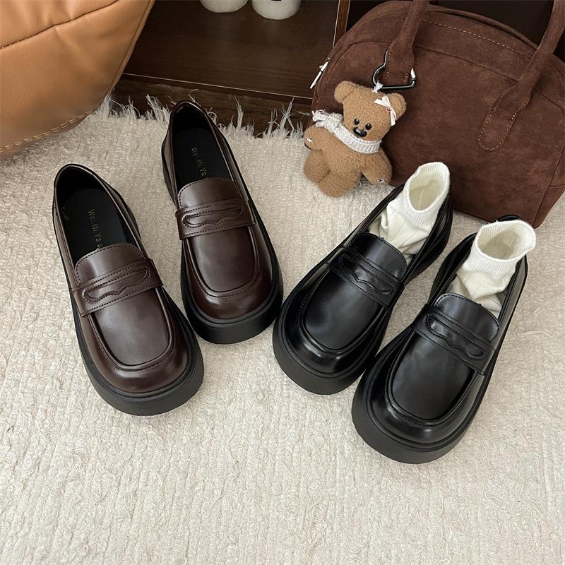 British style platform loafers women's 2025 new spring retro versatile black single shoes Japanese one-pedal small leather shoes
