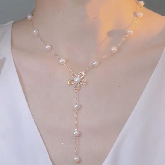 Women Necklace Sparkling Rhinestone Flower Dainty Elegant Beaded Lustrous Faux Pearl Clavicle Necklace Fashion Jewelry