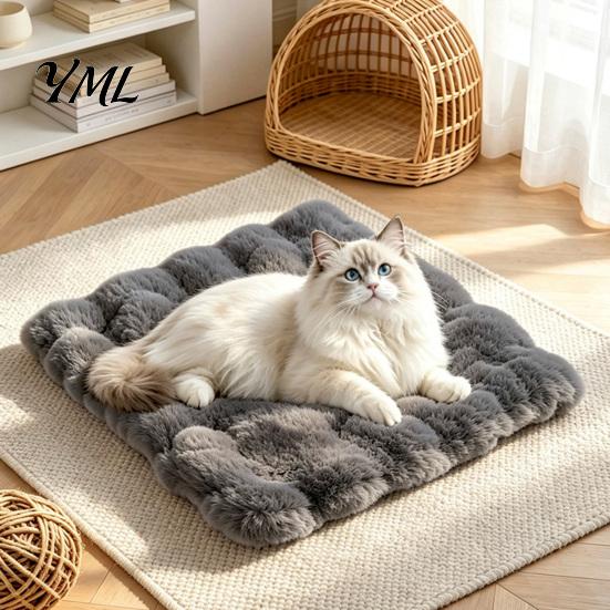 Anti-slip Pet Mat for Puppy Faux Fur Mat, Soft Warm Cat Sleeping Pad with Non-slip Bottom, Cozy Crates Self-Warming Fuzzy Bed Dogs Cats, Machine