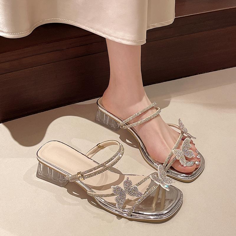 

Женские летние шлепанцы на толстом каблуке со стразами, носить с юбкой, новинка 2025 года, фея, два способа носки, бант, сандалии на среднем каблуке 40 серебряный