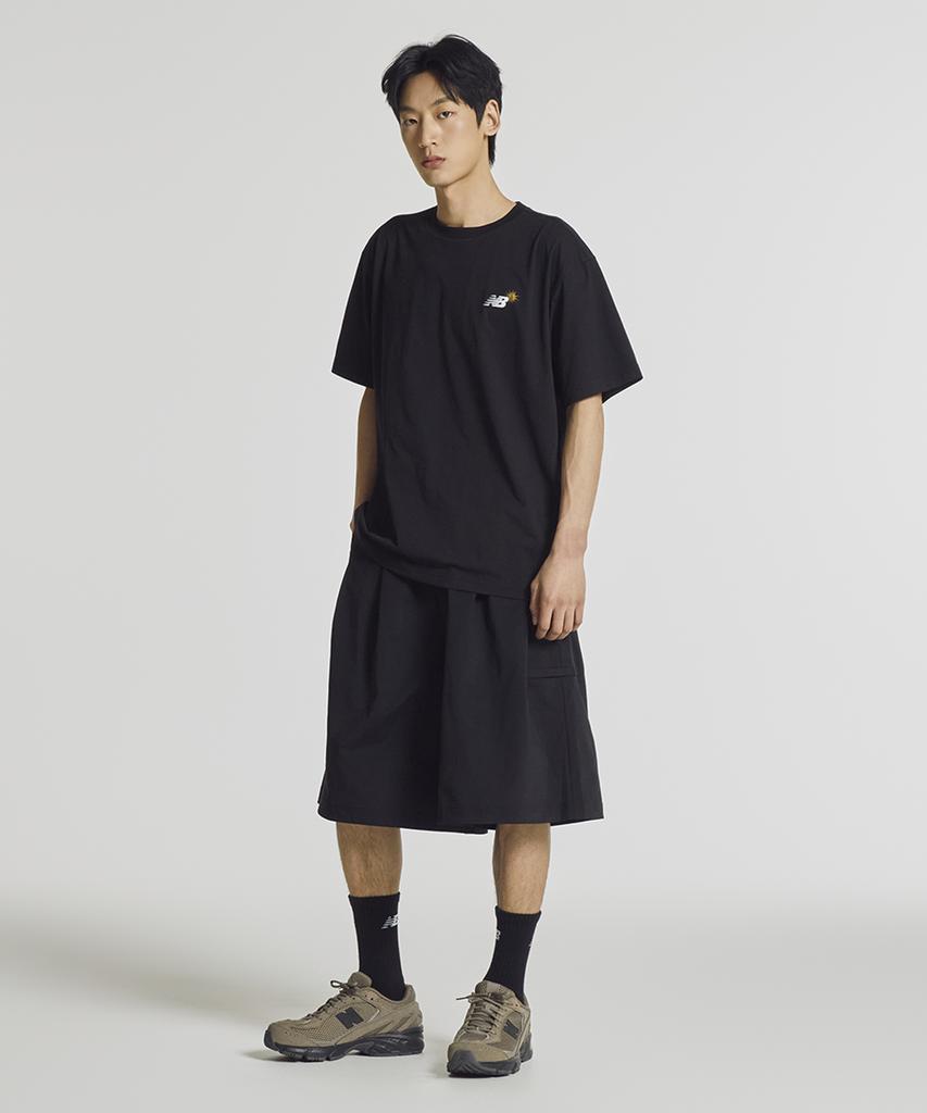 Nyuballanseu Nbneg31653 / Uni Sunny Rainy Water Lettering Short Sleeve T-Shirt (Black)