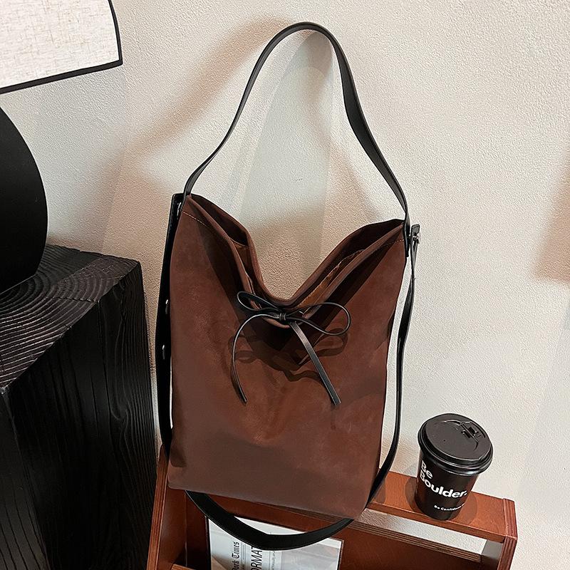

Повседневная сумка женская, с высоким чувством стиля, популярная сумка на плечо с бантом, вместительная, для поездок на работу, сумка-мессенджер, сумка-ведро
