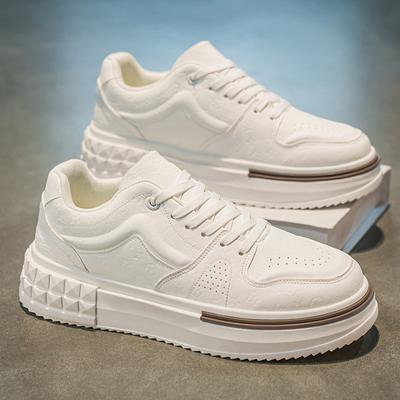 Neuer Stil Herrenschuhe für den Sommer, Atmungsaktive kleine weiße Schuhe für Herren, Trendige vielseitige Sneaker mit dicker Sohle, Lässige Board-Schuhe, Dad-Schuhe