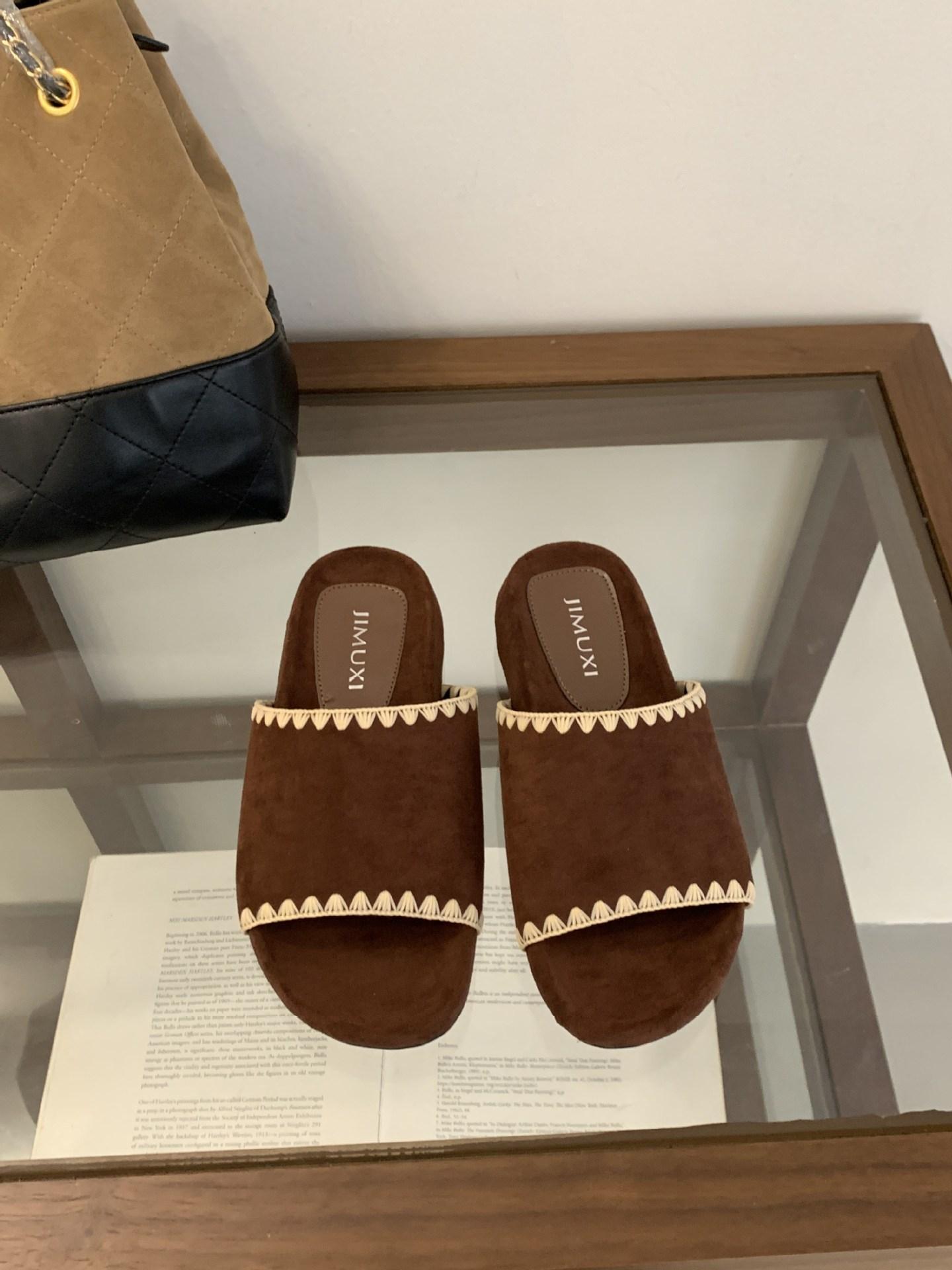 

2025 autumn new casual one-word slippers women s suede embroidered thread thick bottom flat heel non-slip soft bottom 39 коричневый