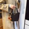 Hand Carry Fashion Bucket Bag Texture Retro Niche Casual Messenger Bag 2025 Autumn New Vegetable Basket Handbag