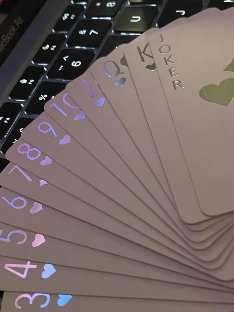 Pokerová roztomilá limitovaná edice svítící hrací karty dobře vypadající bílá růže párty kolej, které musíte mít dívčí srdíčko party hračky