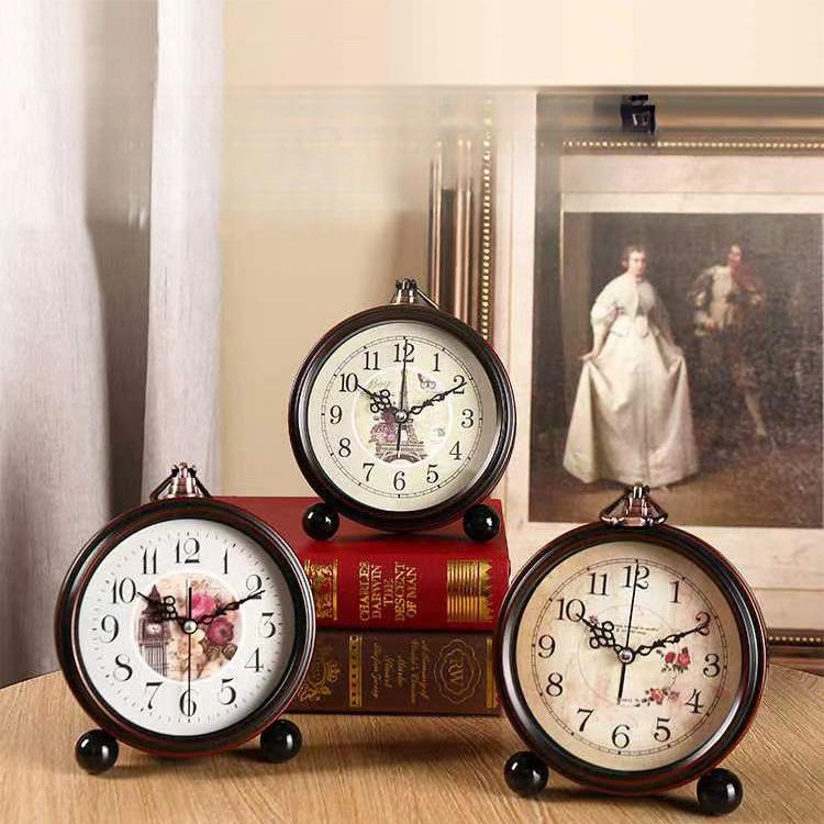 Retro Small Alarm Clock Desktop Countertop Clock Ornament Seat Clock Mute Old Man Clock Home Bedroom Clock Table Pendulum Clock