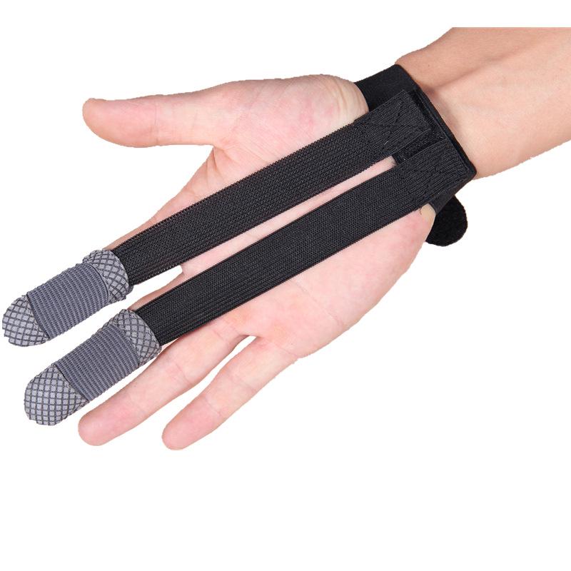 Three-Finger Leather Archery Gloves for Traditional Recurve Bow - Unisex Outdoor Hunting and Sports Shooting