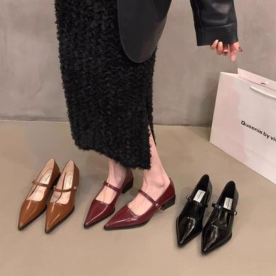 High Heels Damen dicker Absatz mittlerer Absatz spitz zulaufende Einzelne Schuhe neu Frühling Ein-Wort-Schnalle Mary Jane kleine Lederschuhe