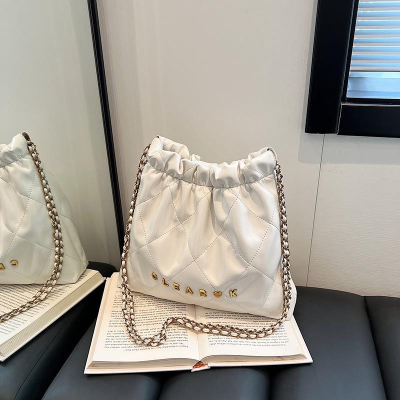 Premium Diamond Chain Bag Women's New Versatile Shoulder Messenger Commuter Bag Niche Tote Bag