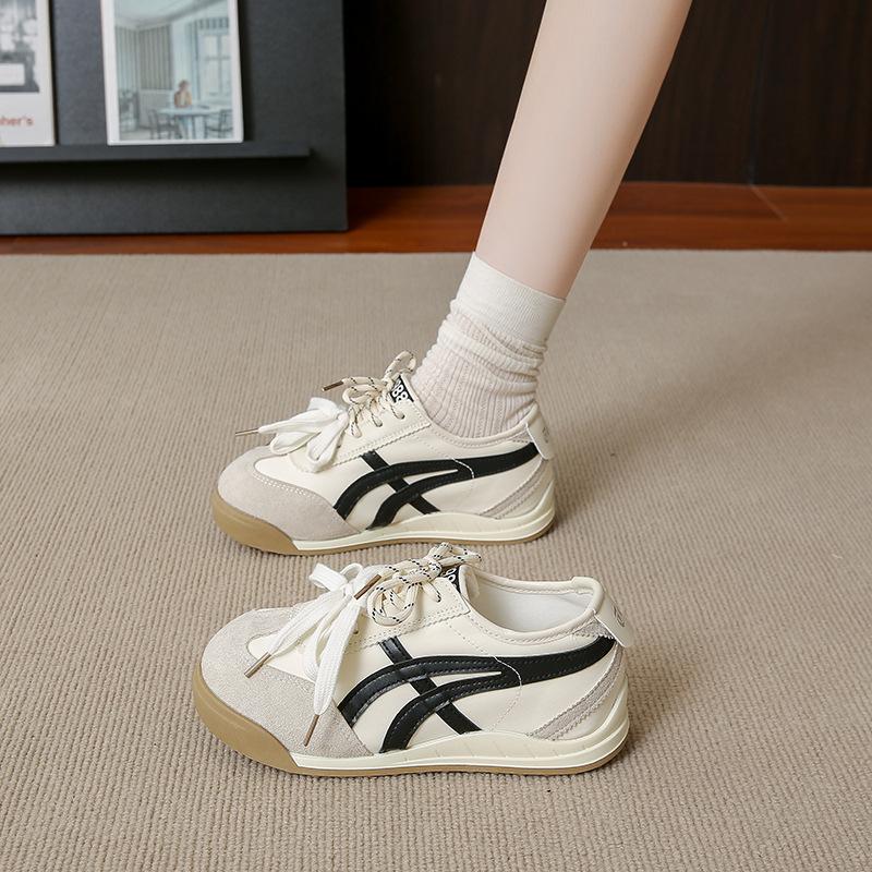 

Pink heightened platform German training shoes women s 2025 new pair of shoelaces soft sole sports and leisure shoes fashion Forrest Gump shoes 35