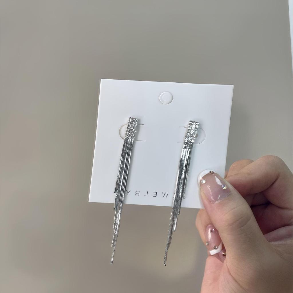 Elegant Tassel Ear Clip | No Piercing | High-End Cold Style