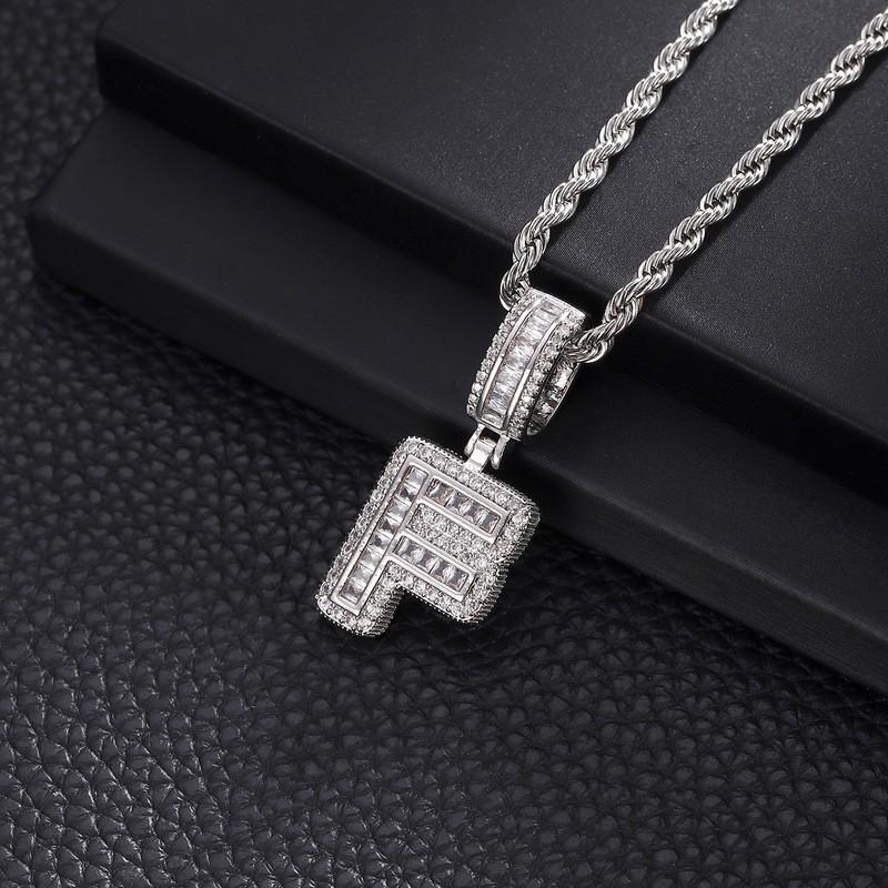 Collana con Ciondolo Lettera in Rame con Incastonatura in Zirconia Stile Hip Hop Alfabeto Iniziale Charms Donna Uomo Gioielli Trendy