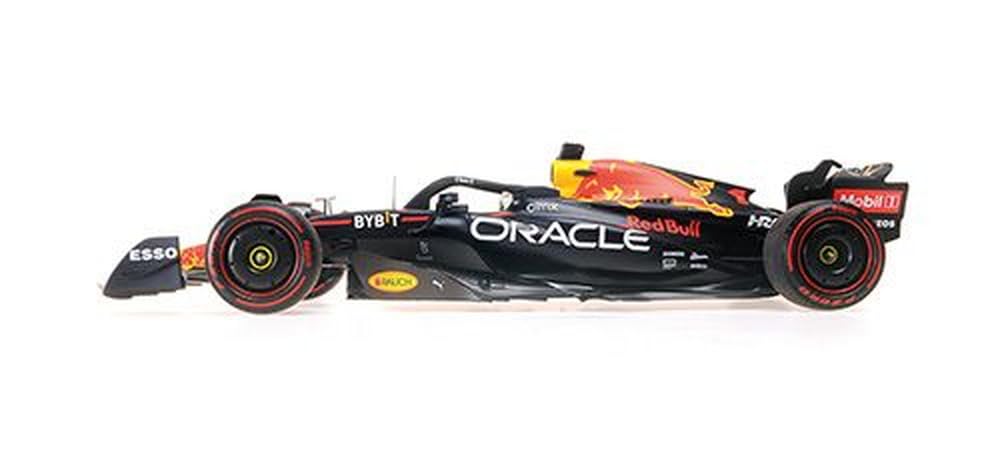 Minichamps Scale Oracle RB18 Verstappen Hungarian GP 2022 Winner Finished Product 1/18