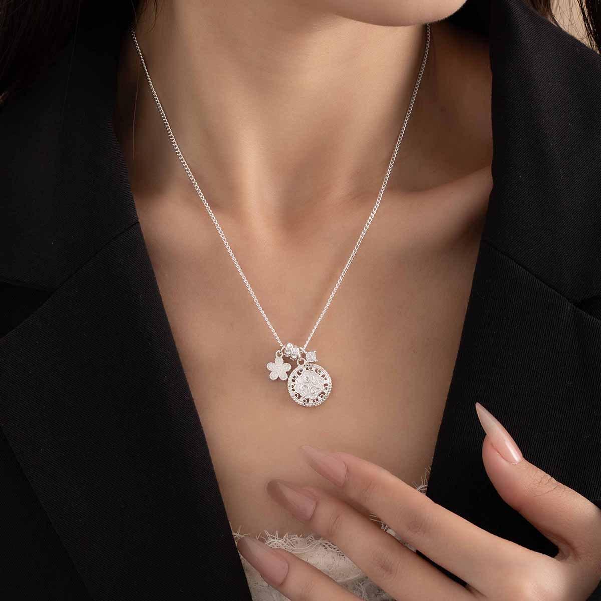 Sihe Ruyi Small Flower Pendant Necklace, Retro Light Luxury Spring Exquisite Niche Collarbone Chain