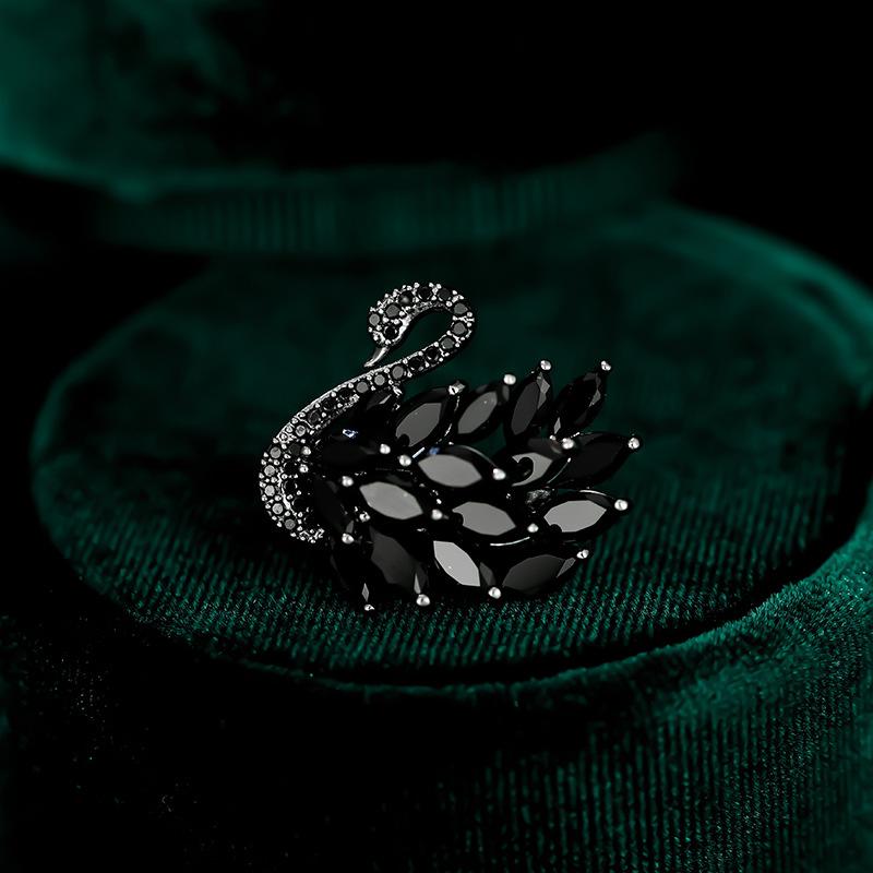 Noble and Elegant Crystal Swan Brooch Ins Personalized and Trendy Safety Pin Buckle Fixed Without Damaging Clothes Small Collar Pin