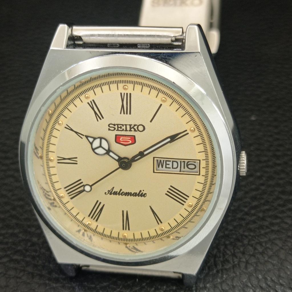 VINTAGE SEIKO 5 AUTOMATIC REFURBISHED JAPAN MENS ROMAN FIGURE WATCH a442634-1
