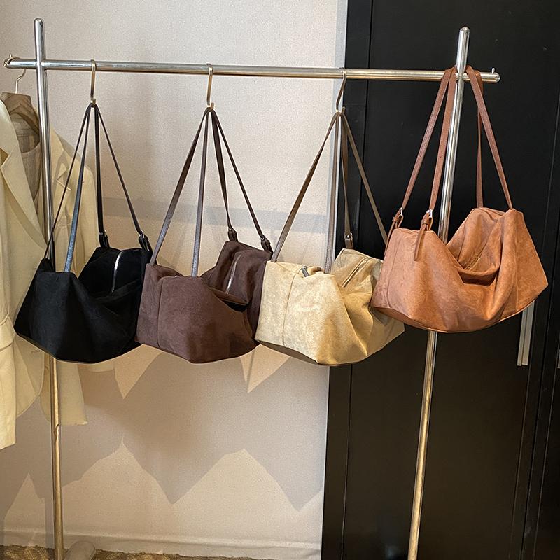 Large capacity monochromatic velvet shoulder bag  zipper  simple fashion bag  soft  popular  versatile bag  high quality