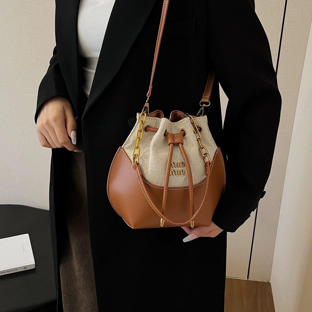Niche Design Splicing Handbag Bag Women's New Fashion Trend Bucket Bag High-end Single Shoulder Messenger Bag
