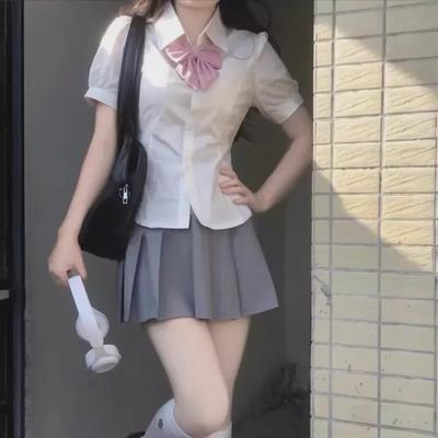 Camisa de Verão Branca com Mangas Bufantes Estilo College Feminina