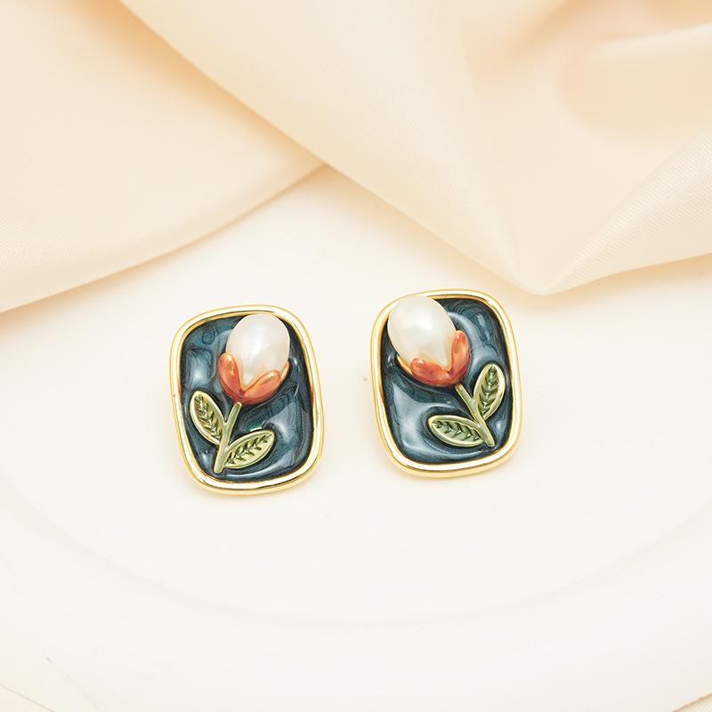 

Серьги-гвоздики с цветком лилии из пресноводного жемчуга в китайском стиле, изысканные маленькие, высокого класса, легкие, роскошные, женские серьги-капли в виде масла 18K