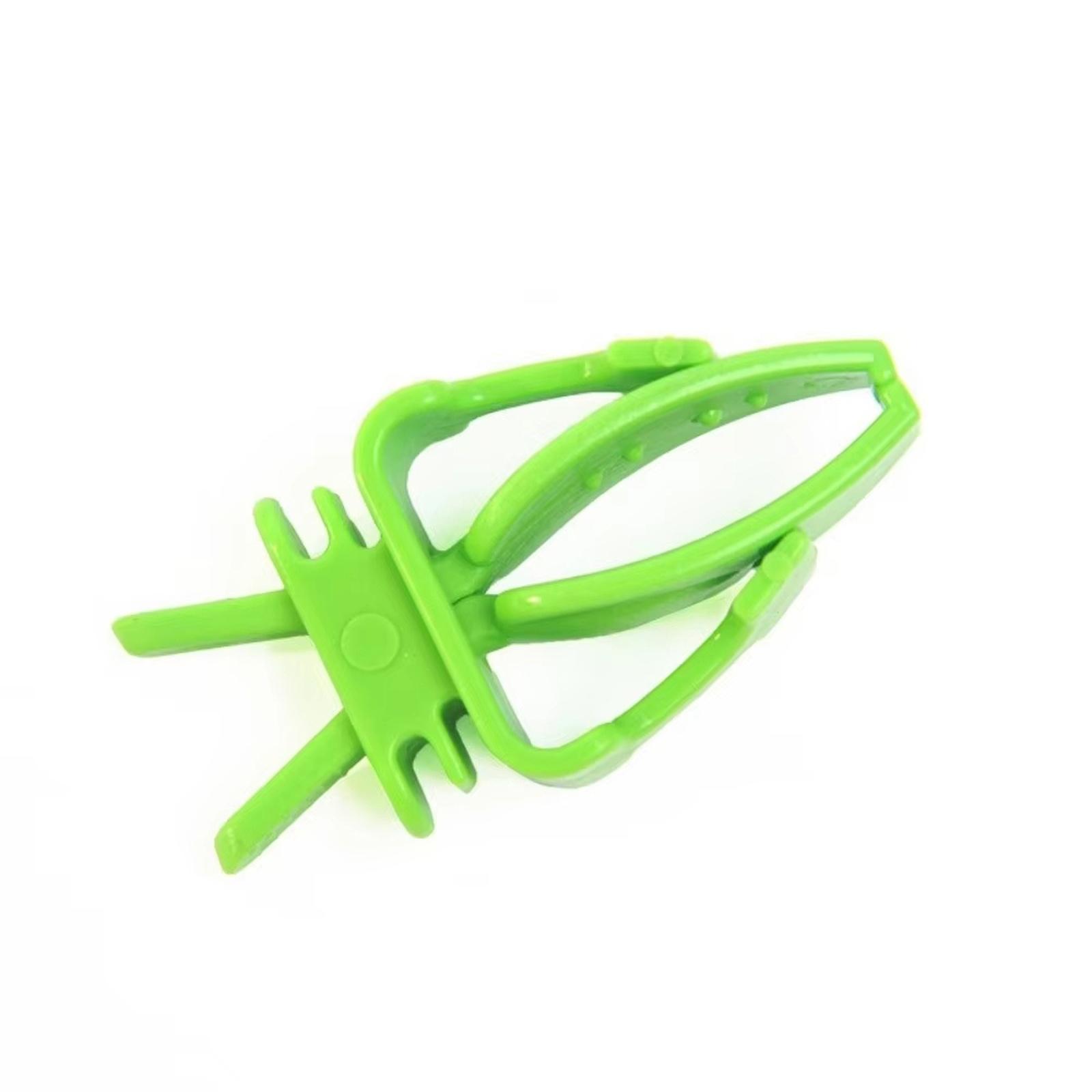 

Multifunctional Bird Food Clip Fruit Vegetable Holder for Parrot Cage зелёный