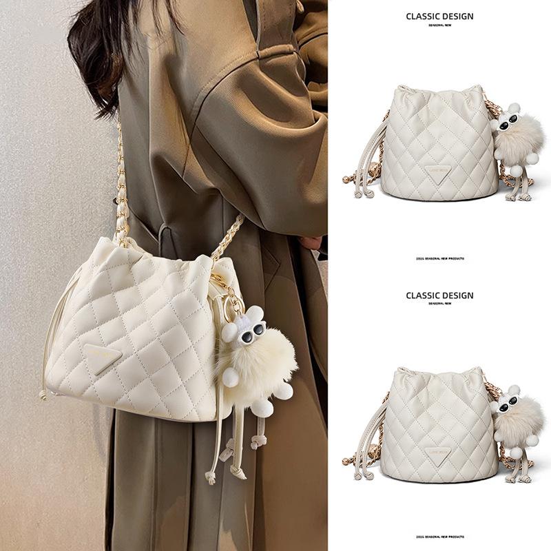 

Bucket bag women s 2025 summer new leather messenger bag high-end commuter chain small bag