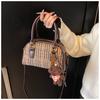 IELGY Plaid Retro Large-Capacity Handbag High-End Fashion Commuter Shoulder Bag
