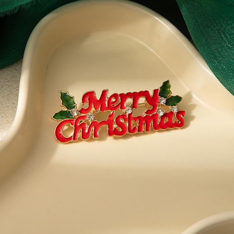 Christmas Brooch for Women European Style Metal Enamel Wreath Brooch with Hollow Rhinestones Elegant Fashion Jewelry for Party Outfits