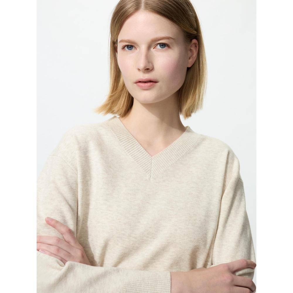 Uniqlo Washable Knit V Neck Sweater  Smooth 