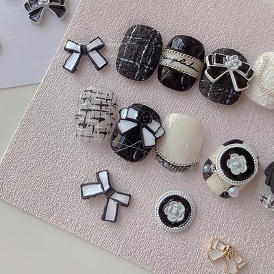 10 Stück Nagelkunst-Dekore, tropfenfest, lichtecht, leicht einzufügen, Schleife, Kamelie, DIY, französischer Stil, schwarz-weiße Maniküre-Ornamente für Nagelstudio