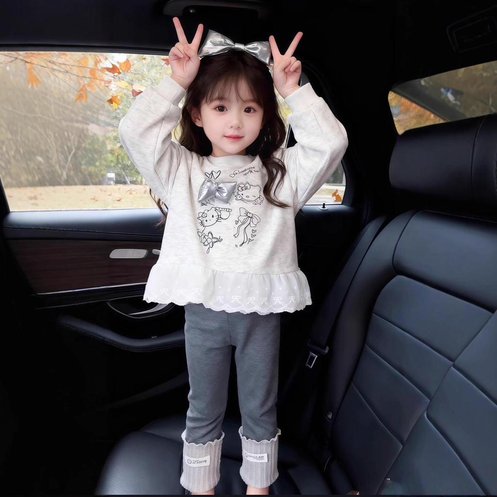 Frühlings- und Herbst-Mädchen-Kapuzenpullover mit Cartoon-KT-Katze und Spitzenbesatz