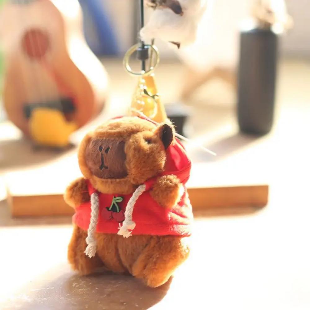 Chaveiro Pingente Capivara Desenho Animado Fofo Brinquedo de Pelúcia Boneca Pendente para Bolsa Boneca Kapila Adorável com Roupas Chaveiro de Animal