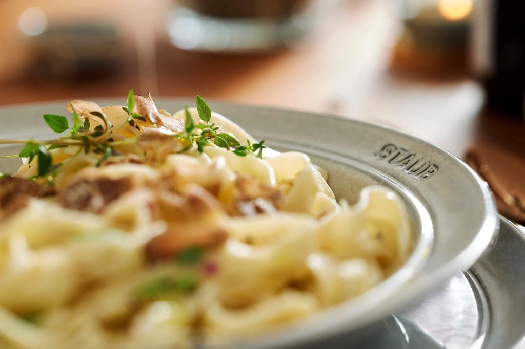 Staub Plate 24cm Deep Dish Ceramic Pottery Microwave Safe Japanese Ceramic Plate "Deep Campagne" [Authorized Product] 40508-029