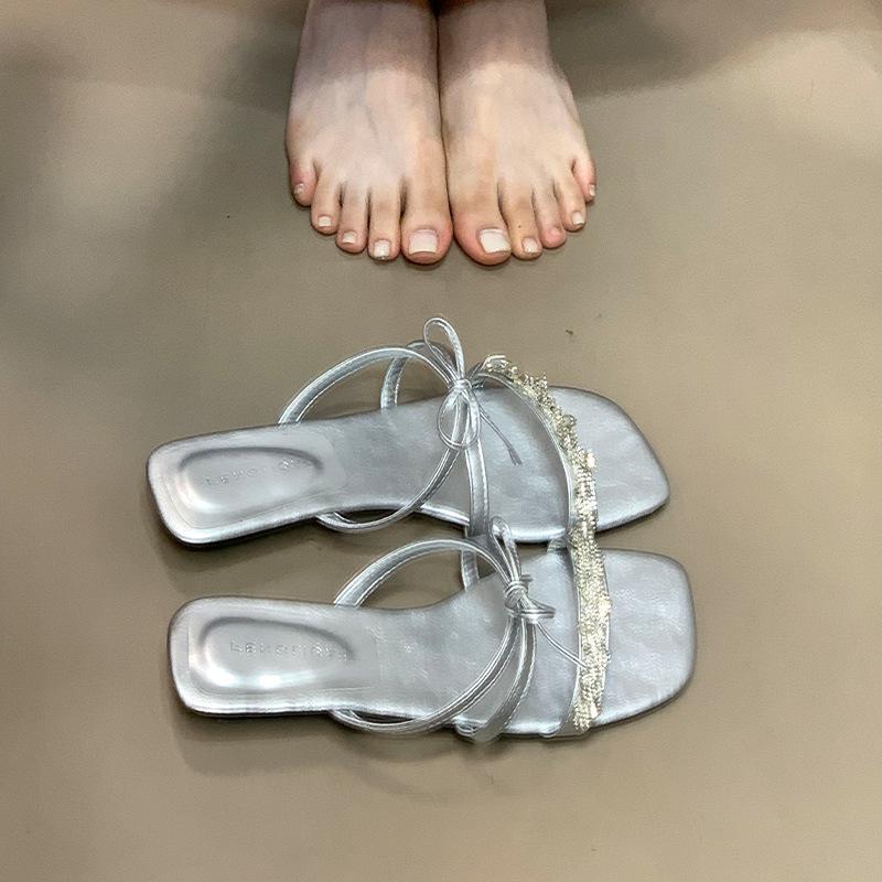 Coarse heel silver beautiful one-word slippers fairy shoes wear 2025 new summer French sandals rhinestone sandals