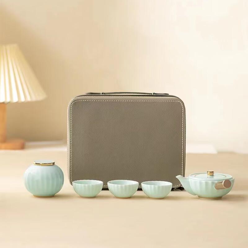 

Jing XVII LIU Elegant Palace Lantern Portable Tea Set