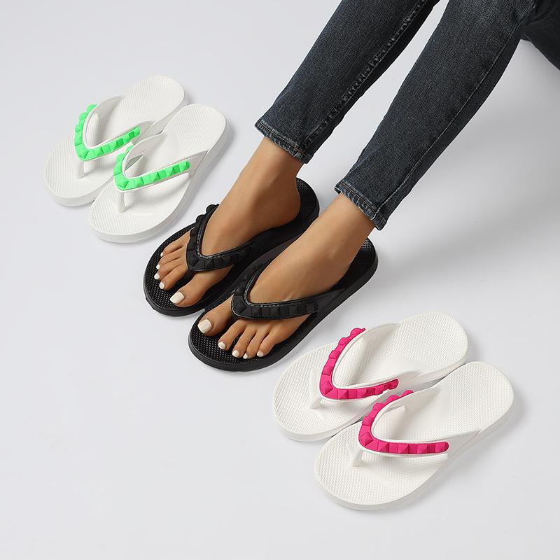 

Summer Outwear Fashion Simple Sandals Beach Couple Home Indoor Rivet EVA Slippers Women 44-45 чорний