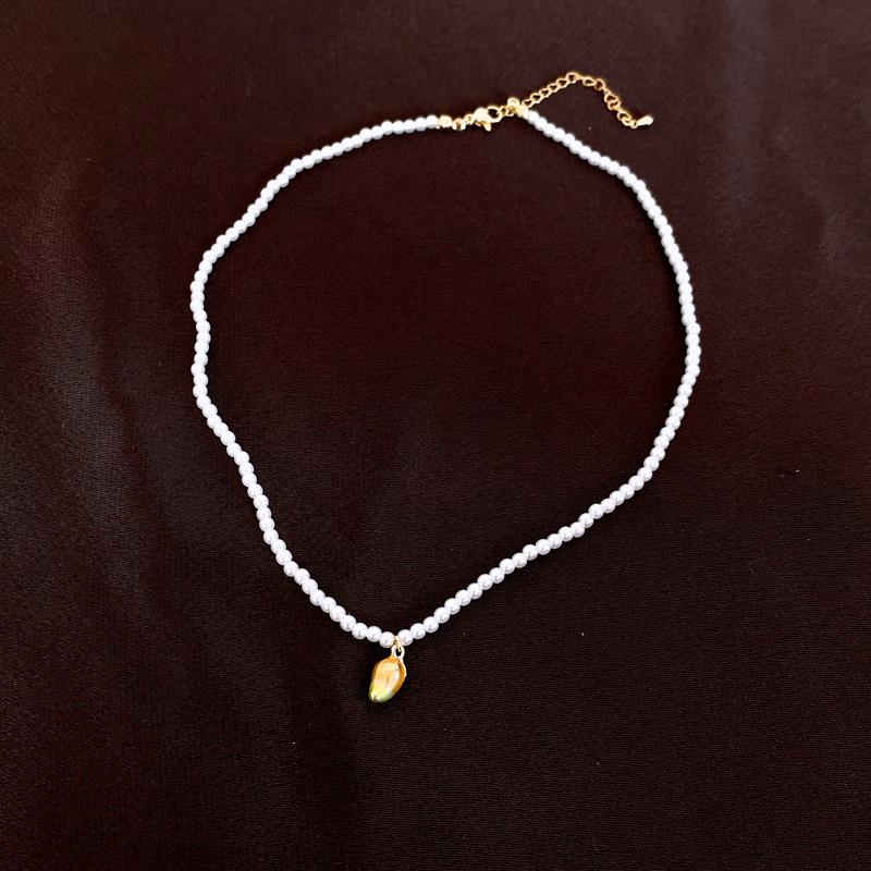 Dopamine Pearl Necklace: Retro Court Style Versatile Clavicle Chain for Women