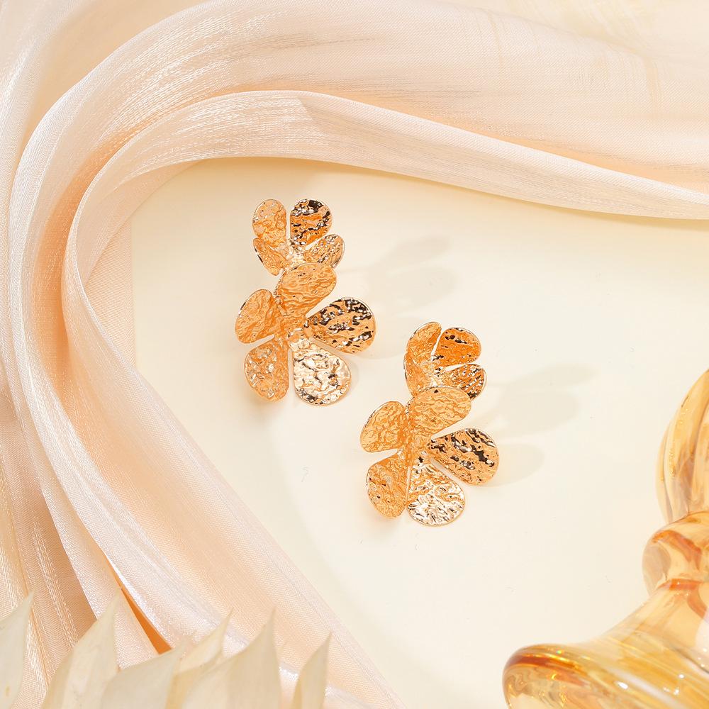 European & American Retro Flower Earrings: Double Layer, 3D Petal Design with Metallic Texture for Women