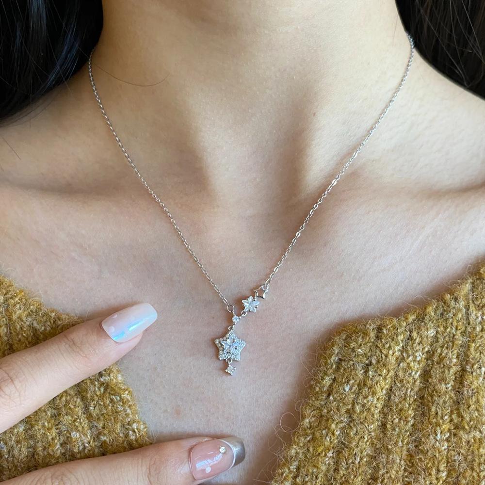 Flash Diamond Star Pendant Necklace Women's Light Luxury Titanium Steel Necklace Collarbone Chain Jewelry
