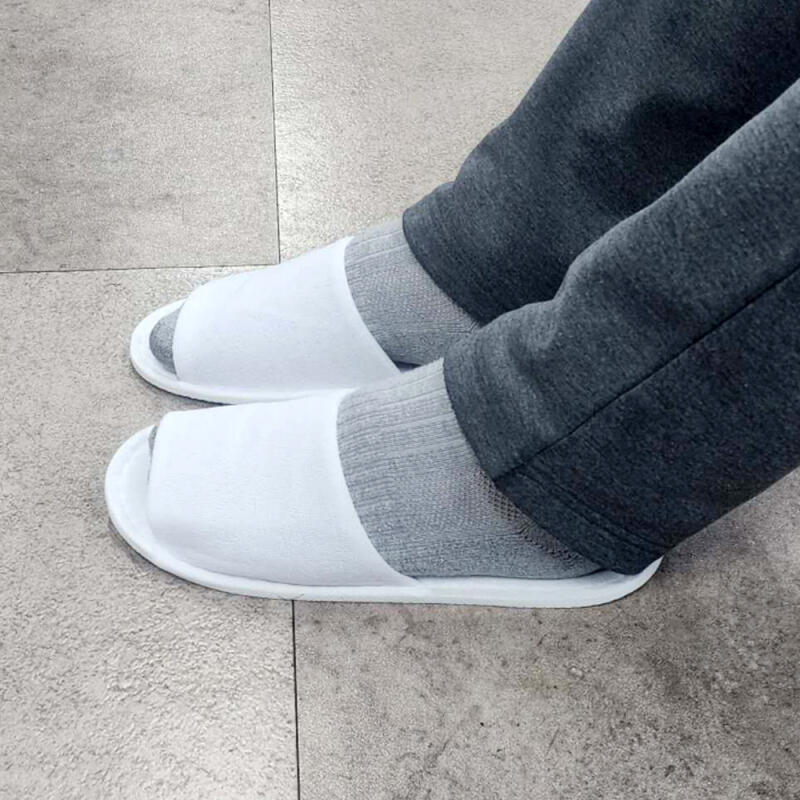 

disposable non-slip slippers Disposable non-slip slippers white