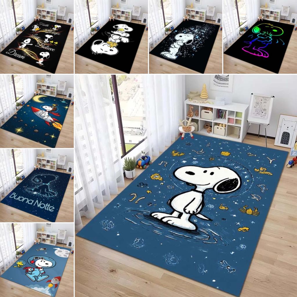 Rug with a Snoopy cartoon print, non-slip and stain-resistant, perfect for home decoration and as a gift for friends and family.