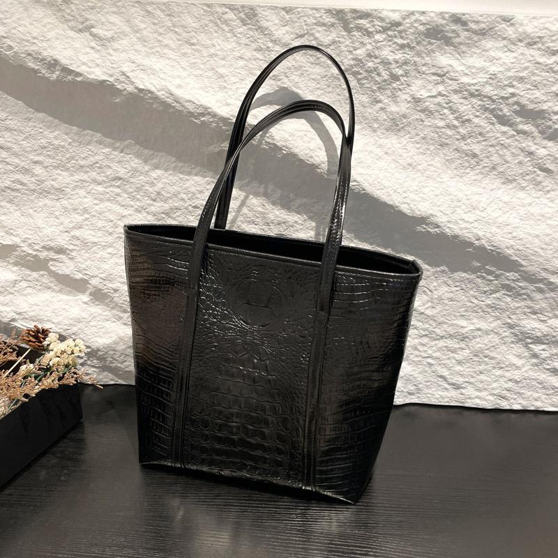 European Retro Crocodile Print Faux Leather Tote Bag for Women, Spacious Vintage Style Shoulder Handbag, Casual Daily Commute Work Bag CLE