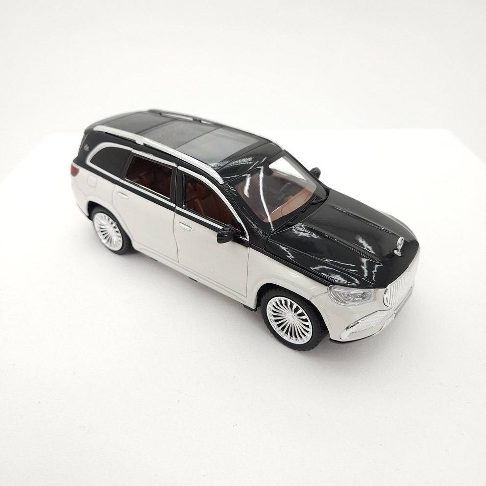 Exquisite 1:24 Scale Mercedes-Benz Maybach SUV Die-cast Model - Black & White Edition