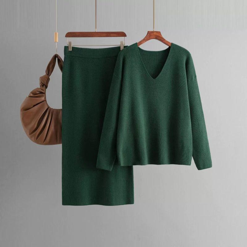 

Fashion Wind V Neck Loose Knitting Sweater Skirt Suit V-Neck Sweater and Skirt Set Green