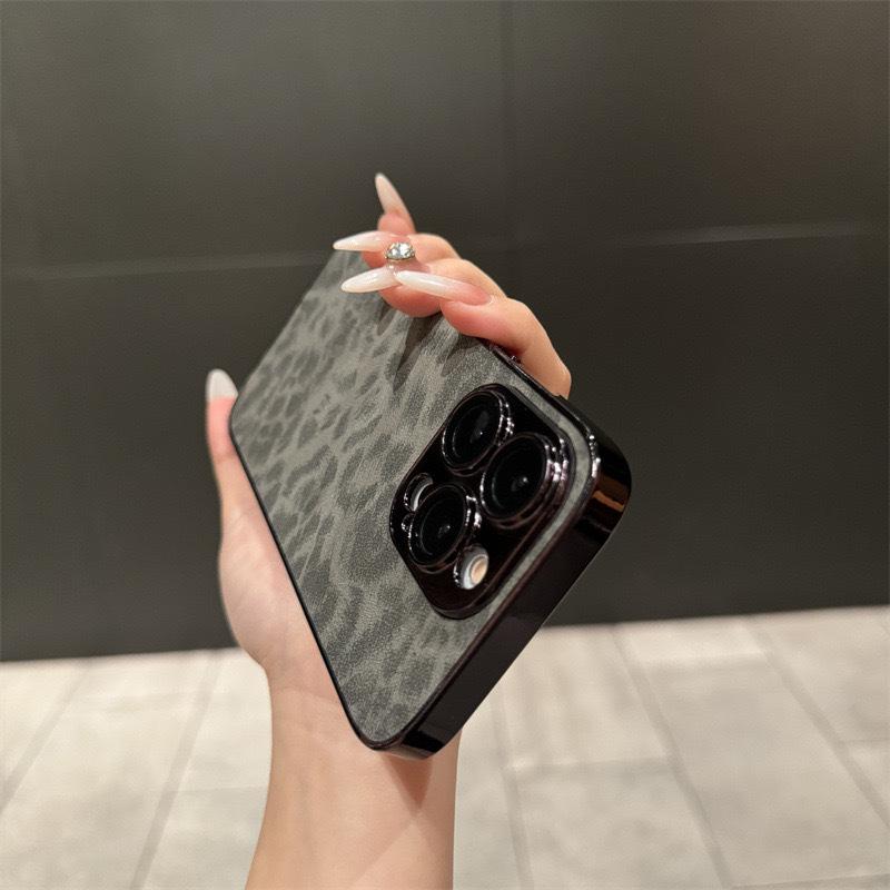 iPhone 16 Pro Leopardenmuster Lederhülle mit Vollabdeckung Linsenfolie für iPhone 13 Pro/15/14 Pro