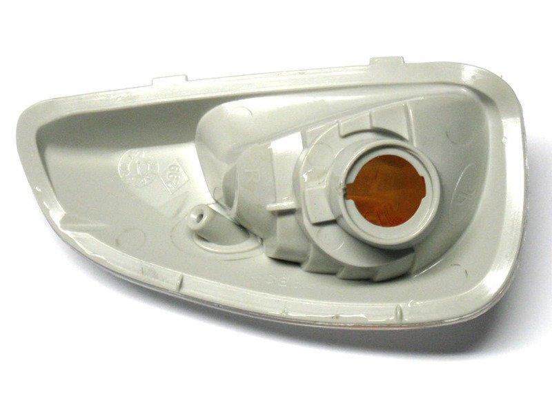 Opel Movano 2010- YELLOW turn signal with WHITE BULB in the right mirror