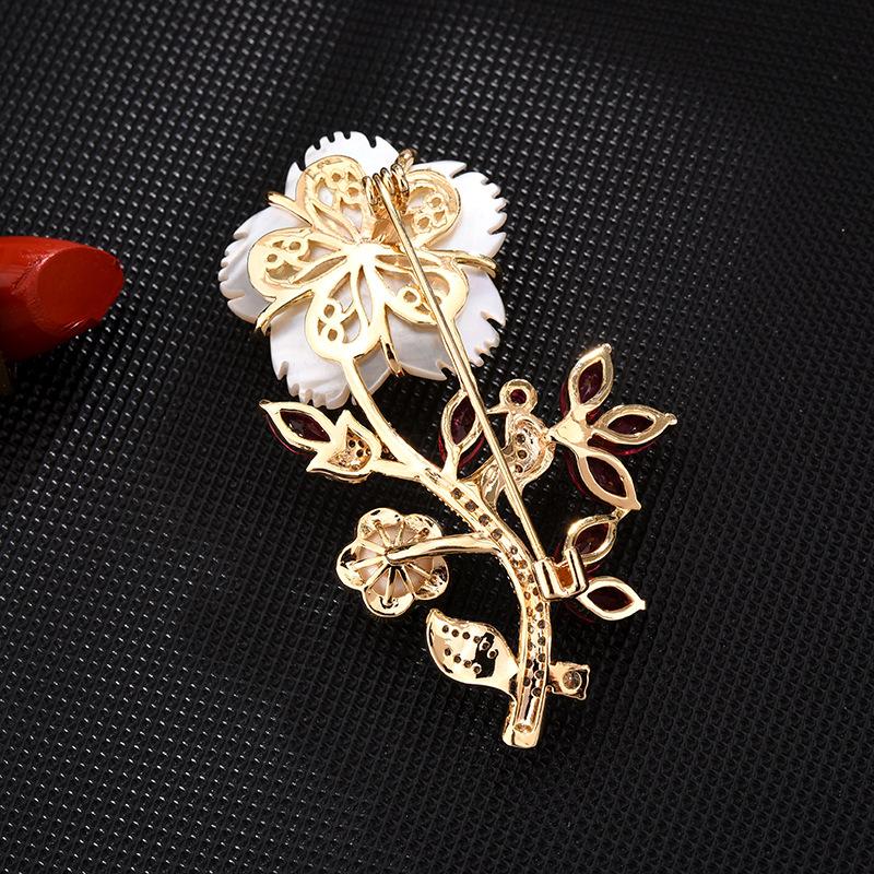 Senior Brooches Flower Leaf Brooch Pins for Women Suit Pendant  Fashion Brooches Jewelry