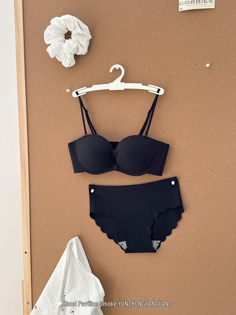 A002 Strapless Push-Up Bra with Front Buckle and Beautiful Back Design
